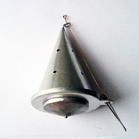 Кормушка зимняя металлическая огруженная КОНУС большая 225г